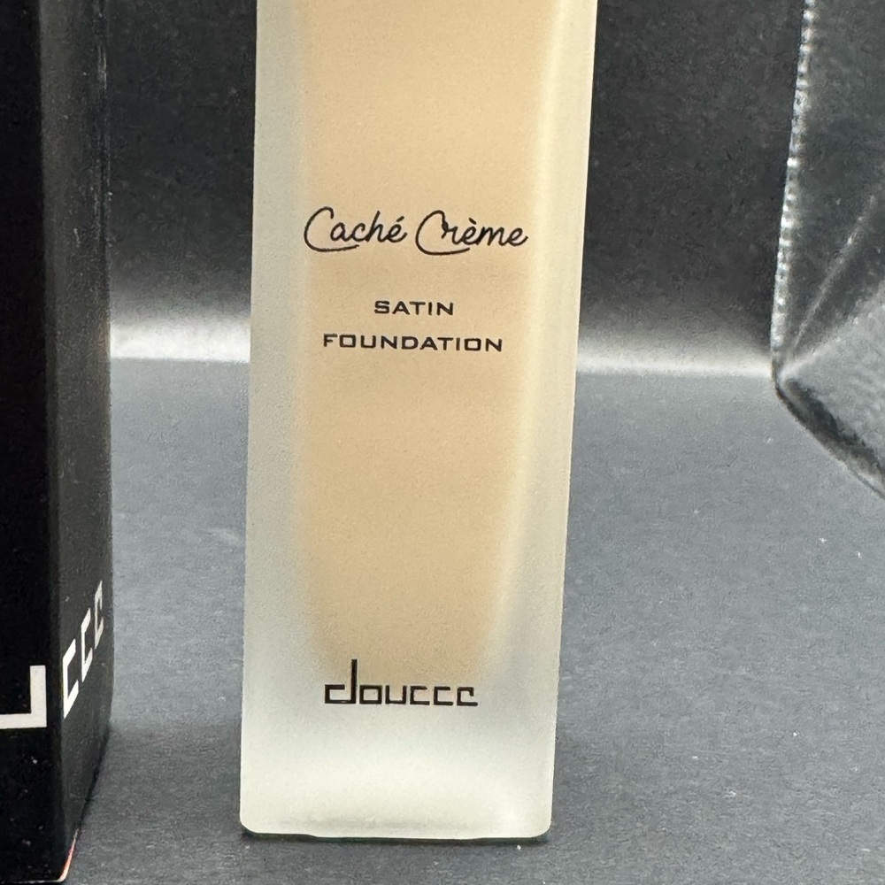 NIB Doucce Cream Foundation- Shade NL1 - Picture 4 of 10